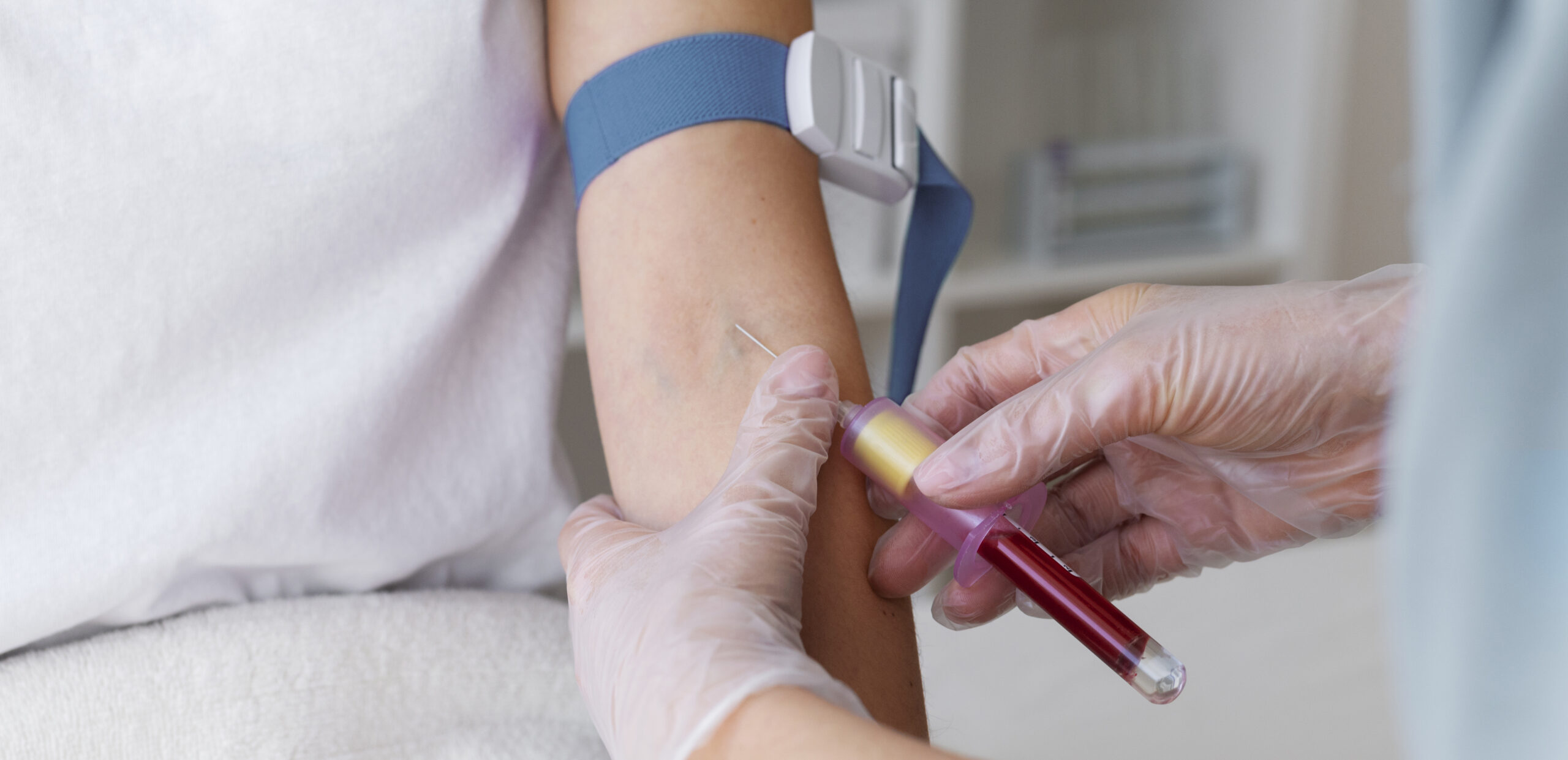 การตรวจเลือด - blood testing